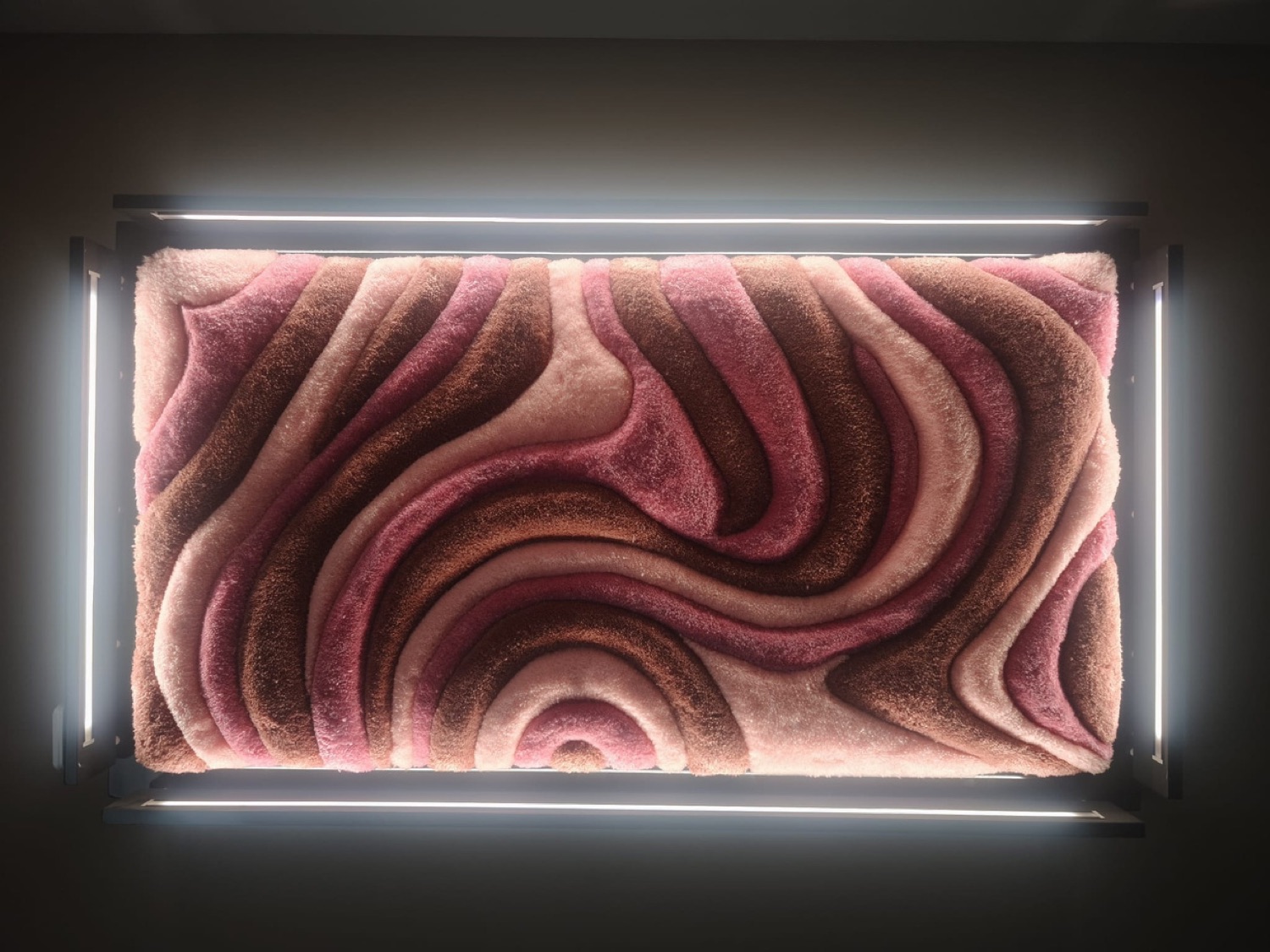 Candyland, œuvre murale en laine tuftée · JDO